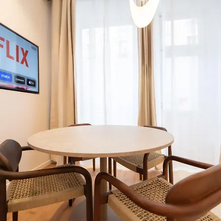 Cia - Nation - Lovely Parisian Escape *