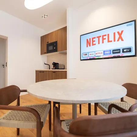 Cia - Nation - Lovely Parisian Escape 파리